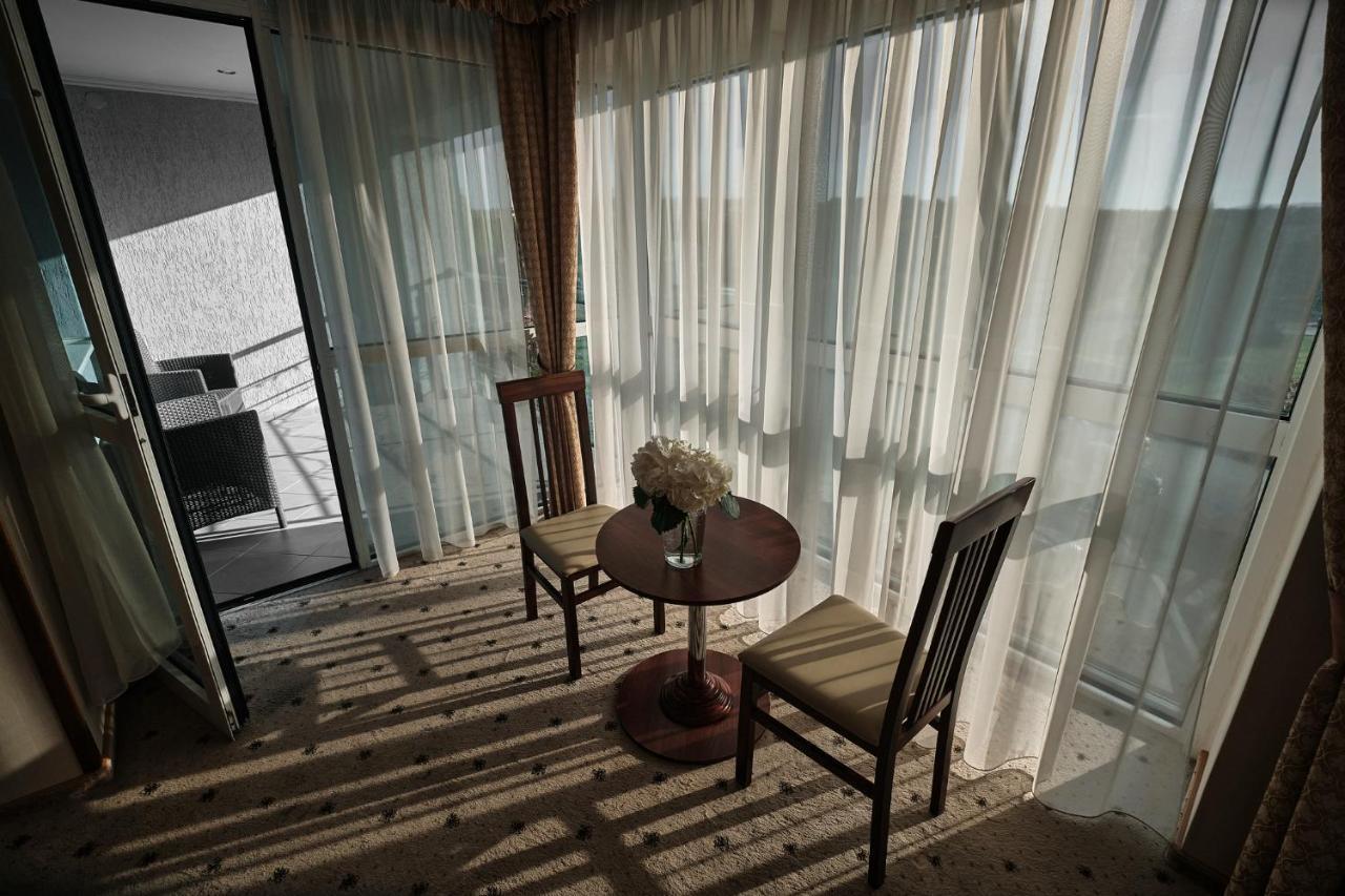 Suite Balcony,1416731886:JPEG
