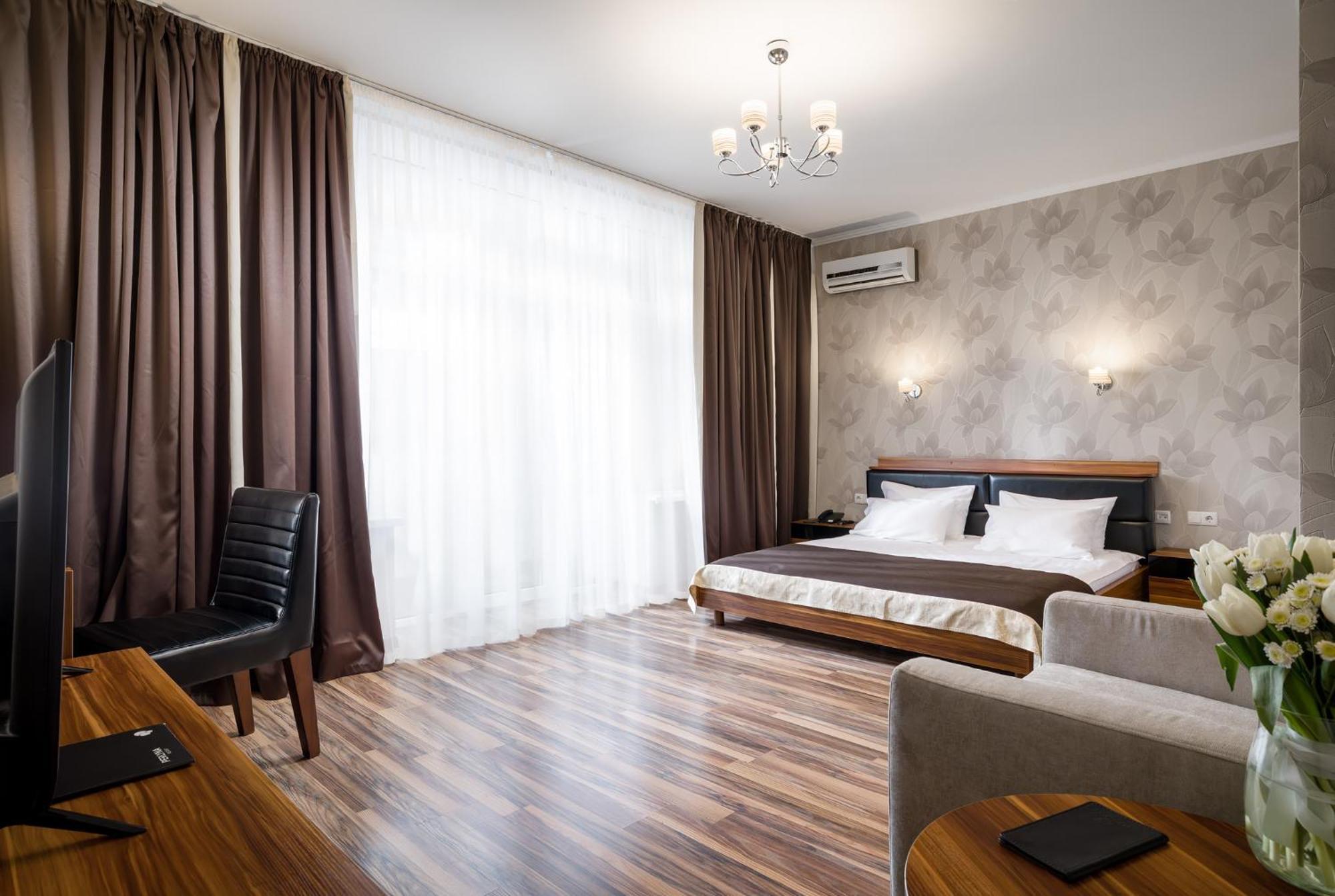 Double Room,1674785705:JPEG