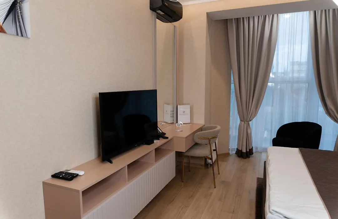 Hotel Palace Ukraine-1