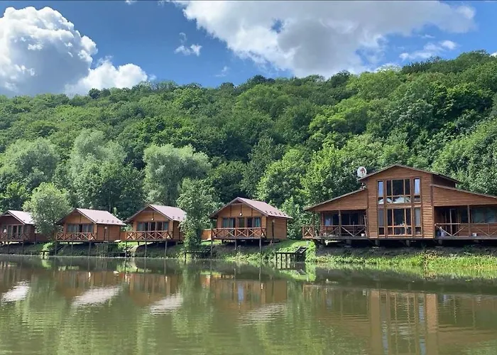 Готельний Комплекс Будинок Рибака
