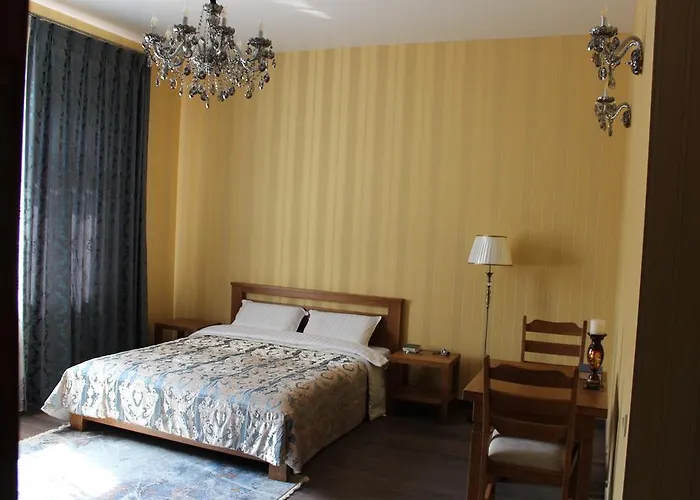 Hotel Barin House готель с бомбосховищем